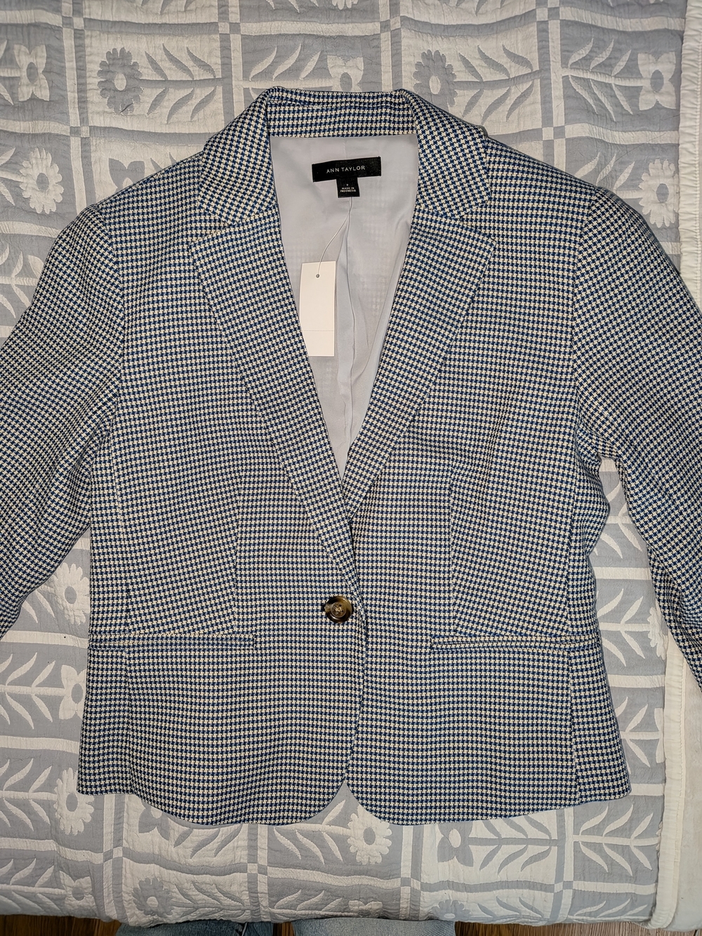 Ann Taylor Women's Blue & White Houndstooth Blazer